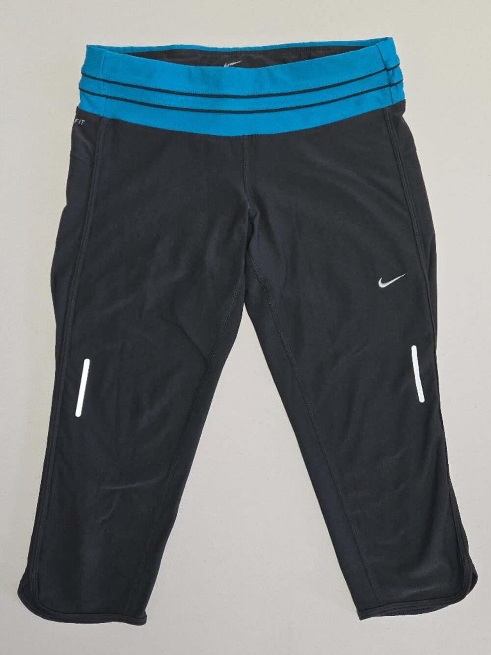 Nike Running Dri-Fit Black and Teal Capri Pants - Size M